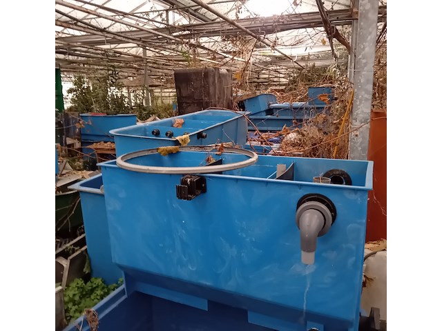 Partij quarentainebakken t.b.v. vijver installatie - afbeelding 9 van  14