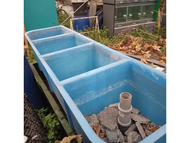 Partij quarentainebakken t.b.v. vijver installatie - afbeelding 13 van  14