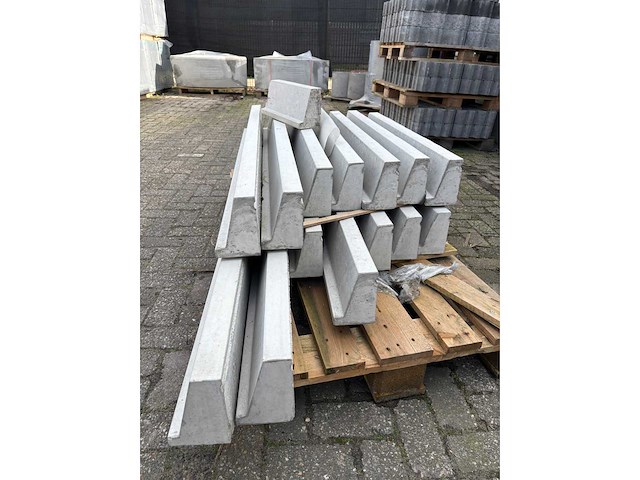 Partij raamdorpels beton - grijs (15x) - afbeelding 2 van  2