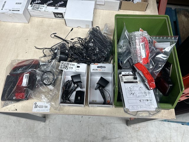 Partij (race)fiets accessoires, w.o. axa - afbeelding 1 van  8