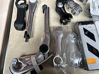 Partij racefiets artikelen w.o. stuurpennen, w.o. fsa, scott, bontrager - afbeelding 3 van  7