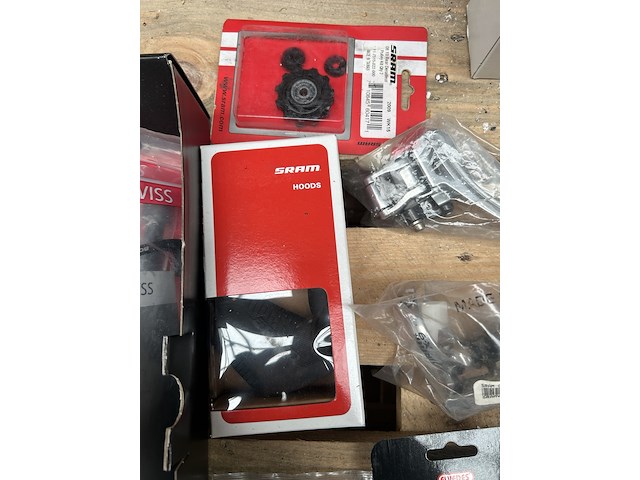 Partij (race)fiets onderdelen, w.o. sram, mavic, bontrager - afbeelding 4 van  8