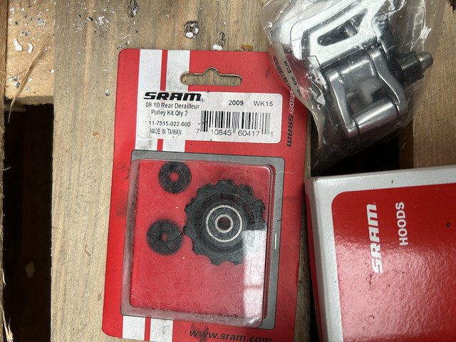 Partij (race)fiets onderdelen, w.o. sram, mavic, bontrager - afbeelding 8 van  8