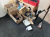 Partij rackservers / netwerkapparatuur / inhoud ruimte - afbeelding 24 van  25
