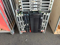 Partij rackservers / netwerkapparatuur / inhoud ruimte - afbeelding 17 van  25