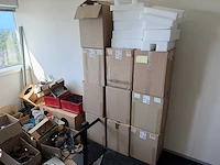 Partij rackservers / netwerkapparatuur / inhoud ruimte - afbeelding 8 van  25
