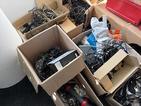 Partij rackservers / netwerkapparatuur / inhoud ruimte - afbeelding 23 van  25