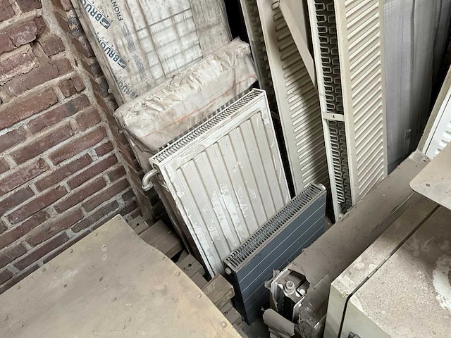 Partij radiatoren - afbeelding 1 van  3