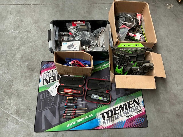 Partij radio grafische onderdelen en gereedschap - afbeelding 3 van  10