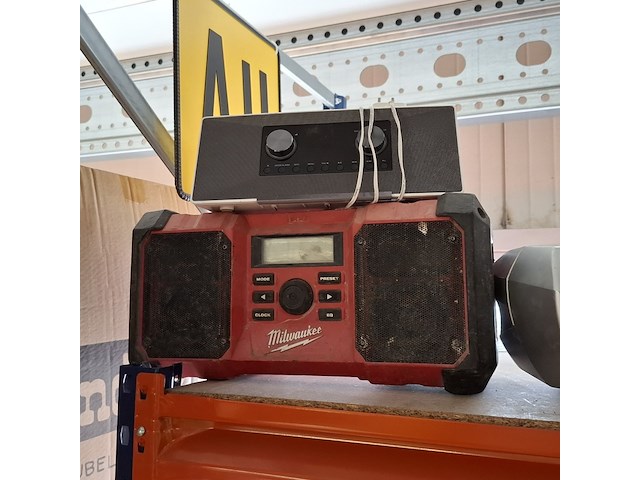 Partij radio's/ bouwradio's, philips, hitachi, medion - afbeelding 3 van  11