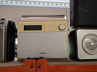 Partij radio's/ bouwradio's, philips, hitachi, medion - afbeelding 5 van  11