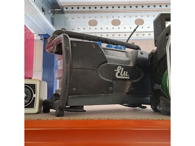 Partij radio's/ bouwradio's, philips, hitachi, medion - afbeelding 8 van  11