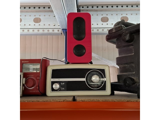 Partij radio's/ bouwradio's, philips, hitachi, medion - afbeelding 9 van  11