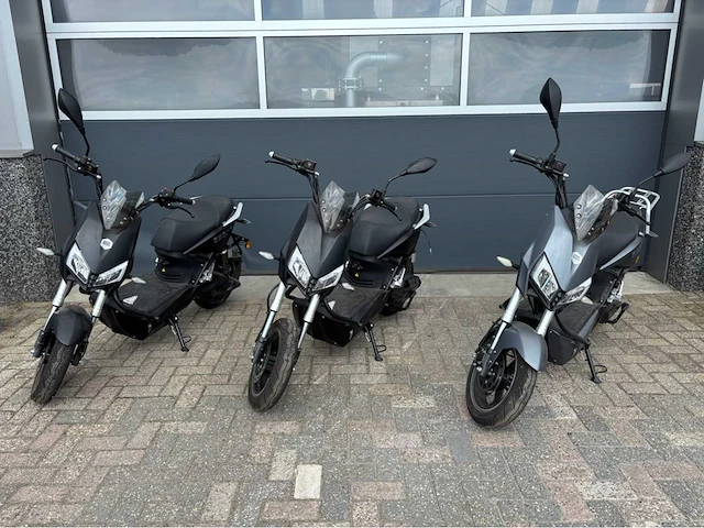 Partij raptor e-drive e-scooters (3x) - afbeelding 1 van  44