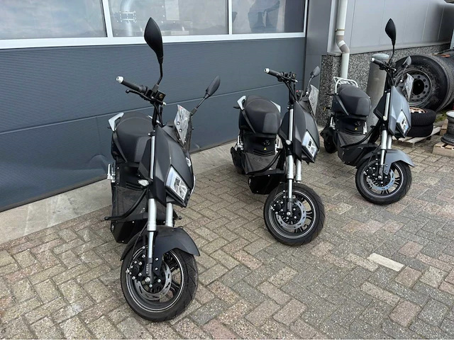 Partij raptor e-drive e-scooters (3x) - afbeelding 12 van  44