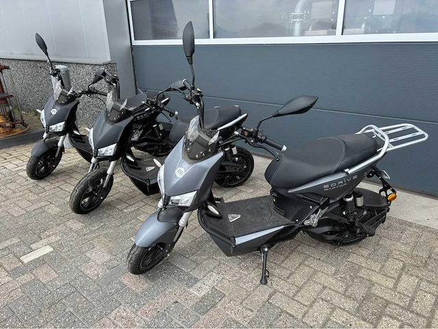 Partij raptor e-drive e-scooters (3x) - afbeelding 23 van  44