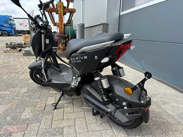 Partij raptor e-drive e-scooters (3x) - afbeelding 41 van  44