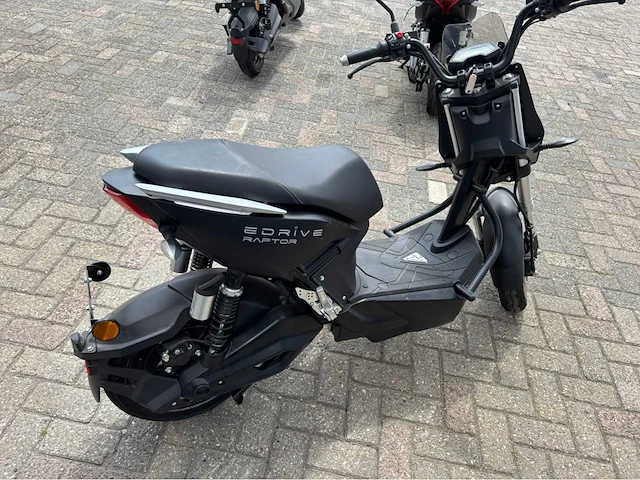 Partij raptor e-drive e-scooters (3x) - afbeelding 43 van  44