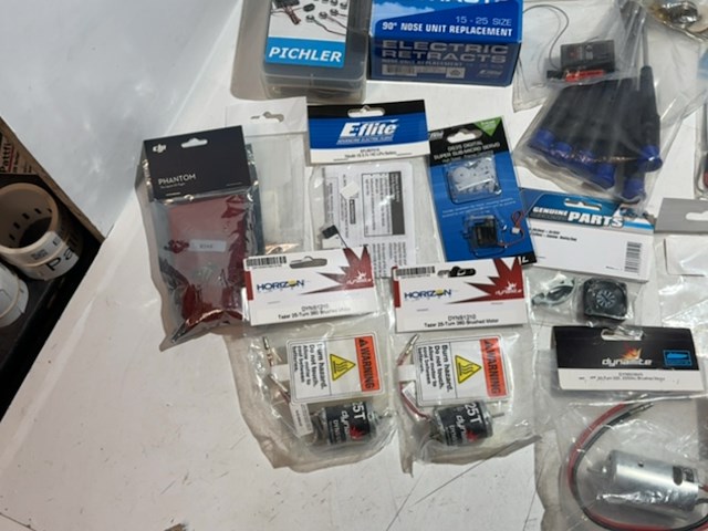 Partij rc elektronica, savox, dji, spektrum, blade, castle, eflight - afbeelding 13 van  14