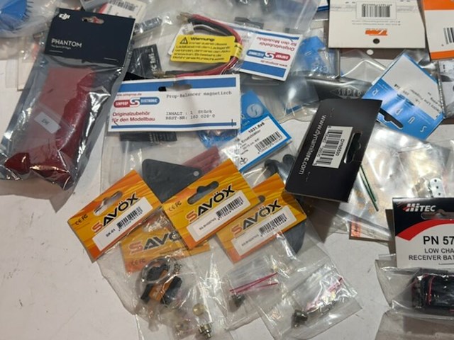 Partij rc modelbouw onderdelen en accessoires, savox, dji - afbeelding 2 van  14