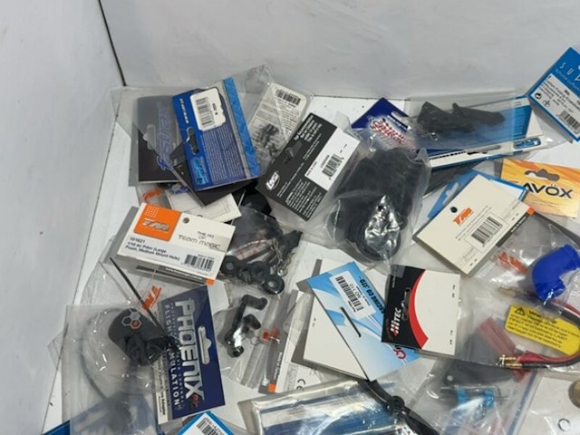 Partij rc modelbouw onderdelen en accessoires, savox, dji - afbeelding 7 van  14