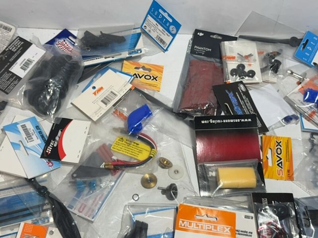 Partij rc modelbouw onderdelen en accessoires, savox, dji - afbeelding 8 van  14