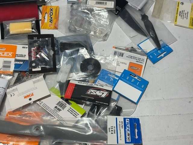 Partij rc modelbouw onderdelen en accessoires, savox, dji - afbeelding 10 van  14