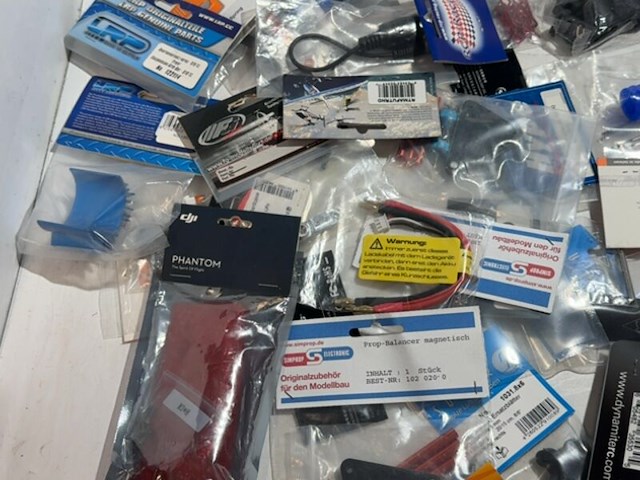 Partij rc modelbouw onderdelen en accessoires, savox, dji - afbeelding 14 van  14