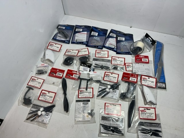 Partij rc onderdelen, kyosho en t2m, diverse - afbeelding 1 van  6