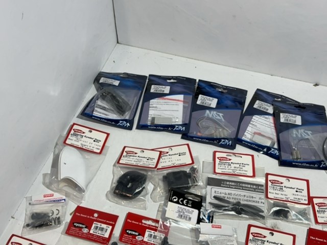 Partij rc onderdelen, kyosho en t2m, diverse - afbeelding 2 van  6