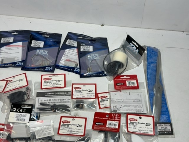 Partij rc onderdelen, kyosho en t2m, diverse - afbeelding 3 van  6