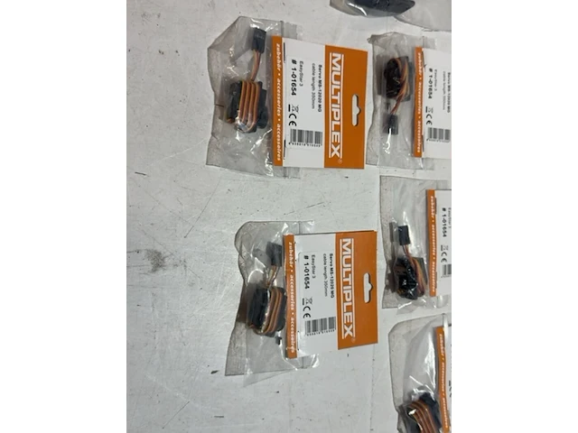 Partij rc servos, carson en multiplex - afbeelding 4 van  4