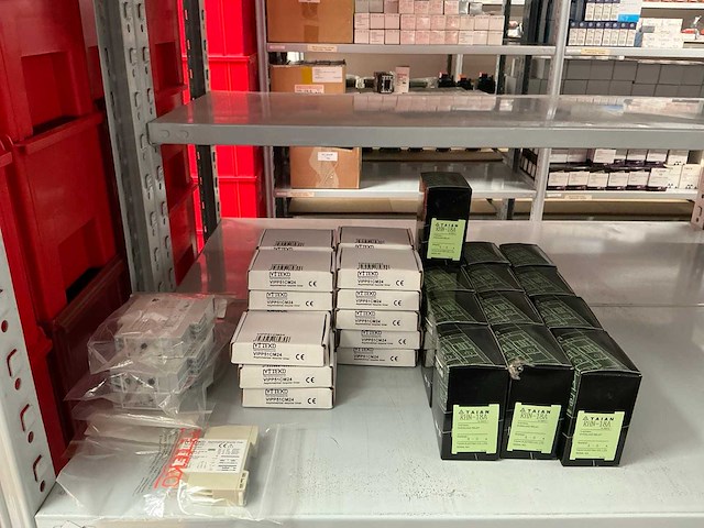 Partij recycler timers/frequency level relay/overload relay (41x) - afbeelding 1 van  8