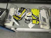 Partij reebok & adidas keeperhandschoenen (41x) - afbeelding 4 van  8