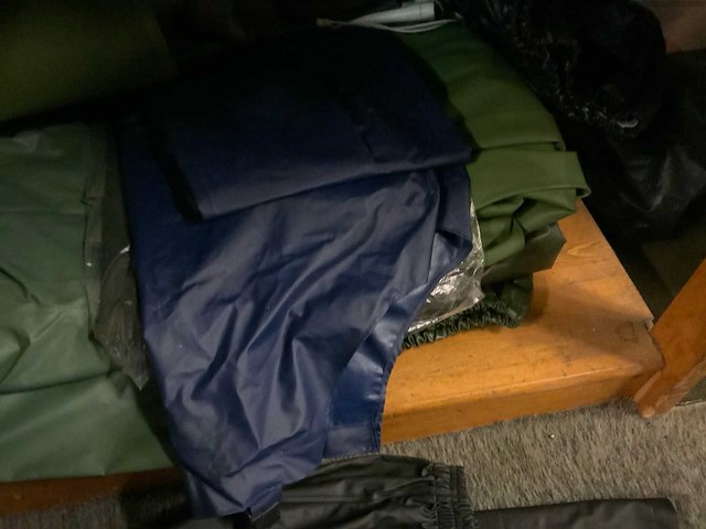 Partij regenbroeken - afbeelding 5 van  5