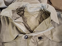 Partij regenjassen, rokken, broeken en diverse kleding - afbeelding 3 van  23