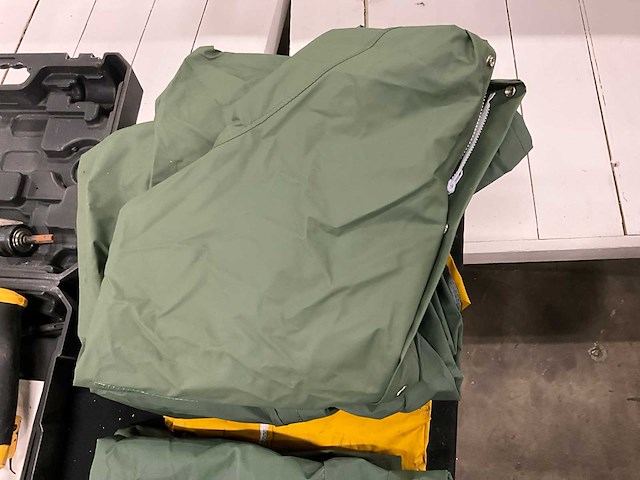 Partij regenkleding - afbeelding 6 van  8