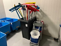 Partij reinigingsmateriaal - afbeelding 1 van  5