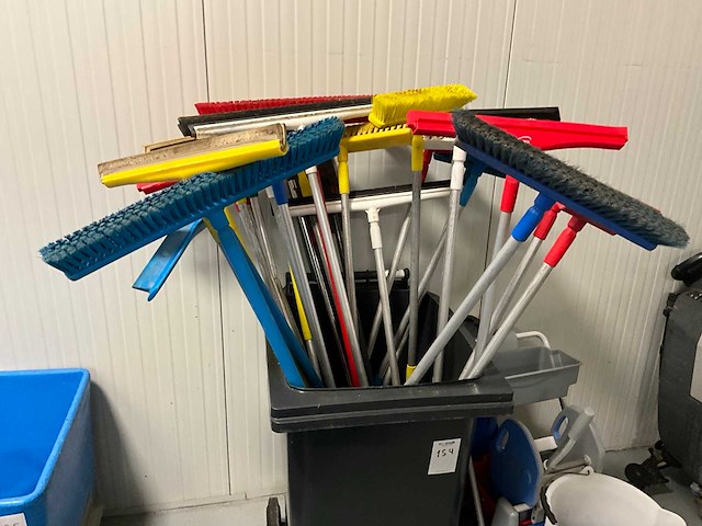 Partij reinigingsmateriaal - afbeelding 2 van  5
