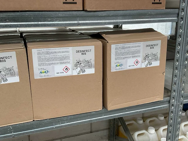 Partij reinigingsmiddelen - afbeelding 12 van  13