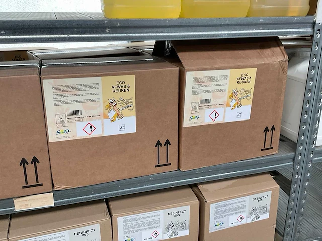 Partij reinigingsmiddelen - afbeelding 9 van  13