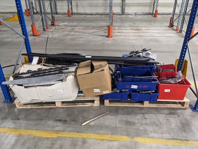 Partij reserve delen - afbeelding 1 van  13