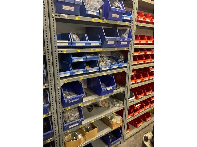 Partij reservedelen - afbeelding 4 van  39