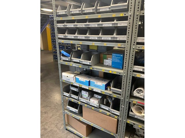 Partij reservedelen - afbeelding 8 van  39