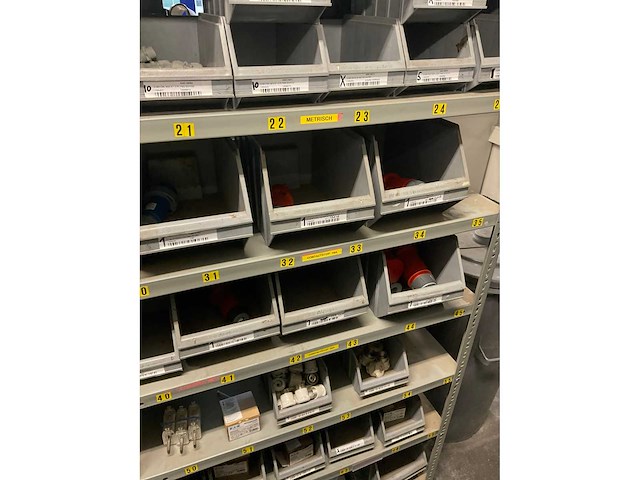 Partij reservedelen - afbeelding 16 van  39