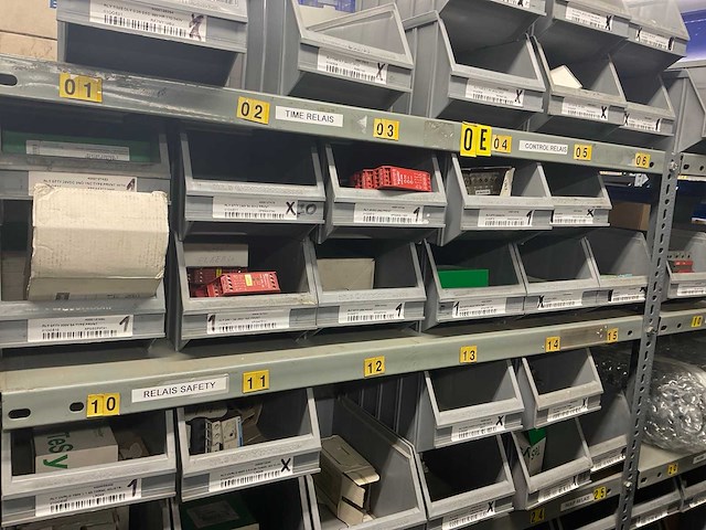 Partij reservedelen - afbeelding 18 van  39