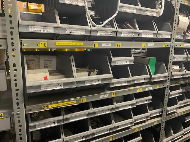 Partij reservedelen - afbeelding 19 van  39