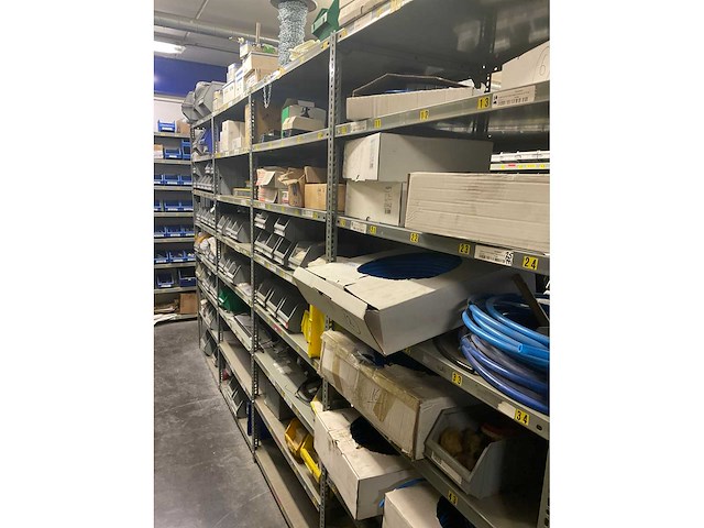 Partij reservedelen - afbeelding 25 van  39