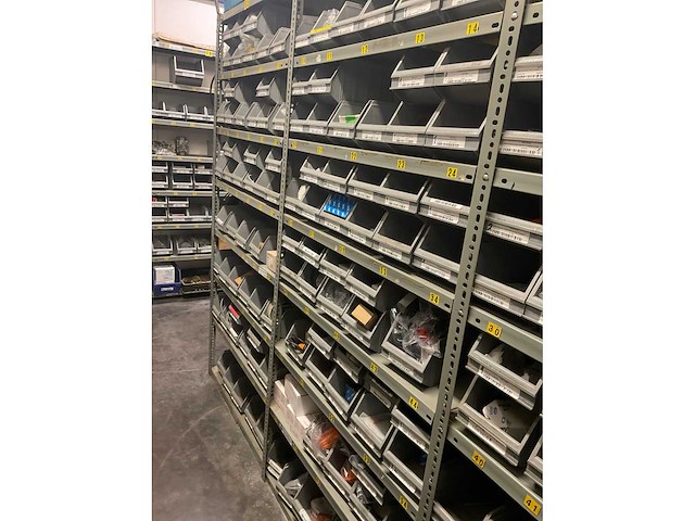 Partij reservedelen - afbeelding 30 van  39