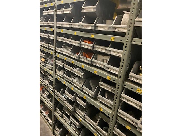 Partij reservedelen - afbeelding 31 van  39